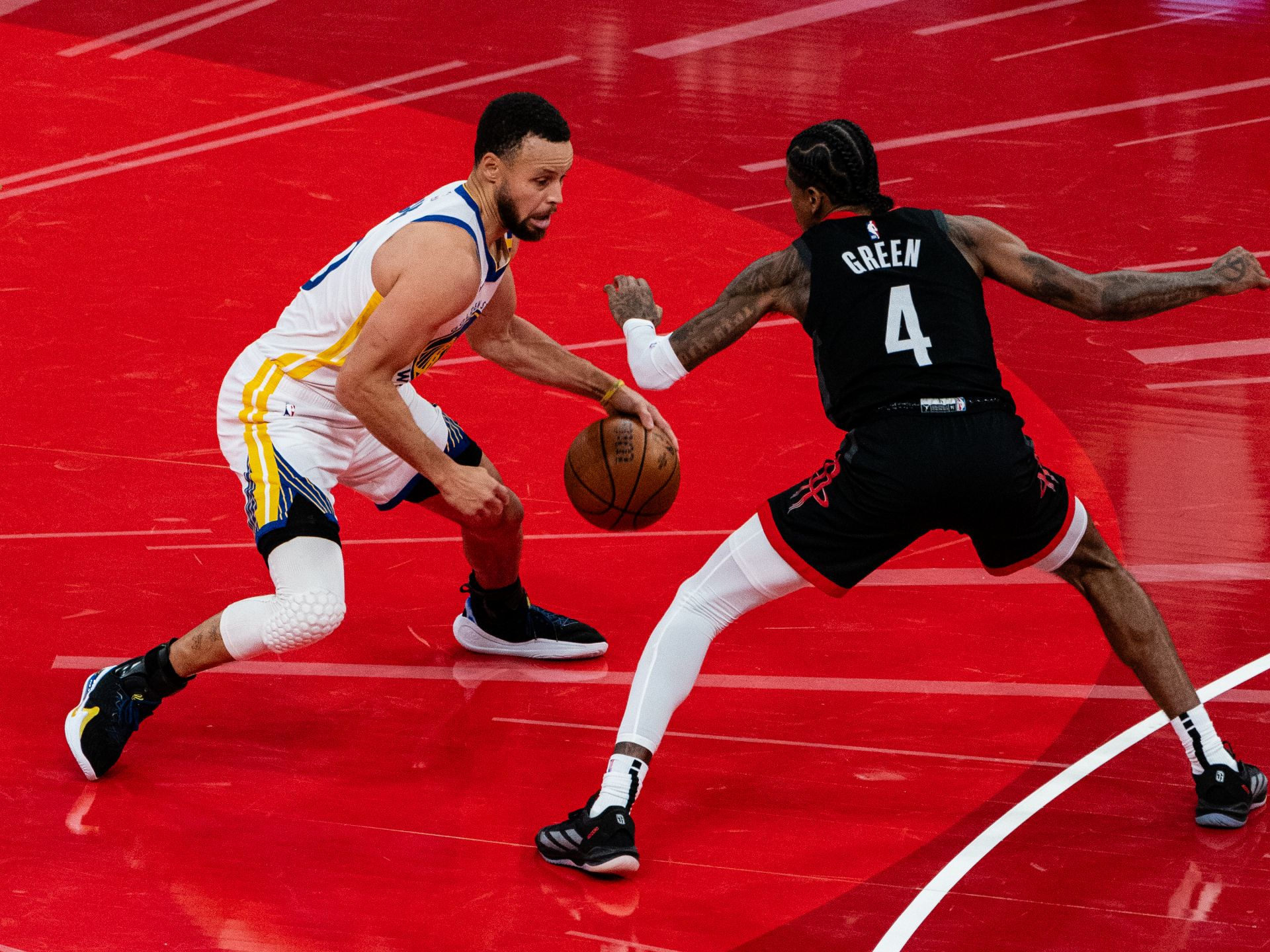 NBA常规赛：勇士击败火箭取得连胜的简单介绍